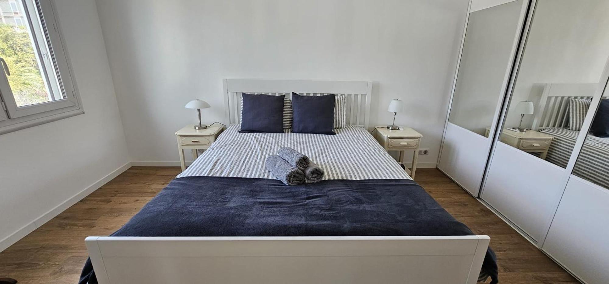 Chambre Parentale , Salle De Bain Privee, Acces Plages & Vue Mer Du Salon Dans Appartement Partage Chez L'Habitant ,, Master Bedroom, Private Bathroom, Beach Access & Sea View Cannes Bagian luar foto