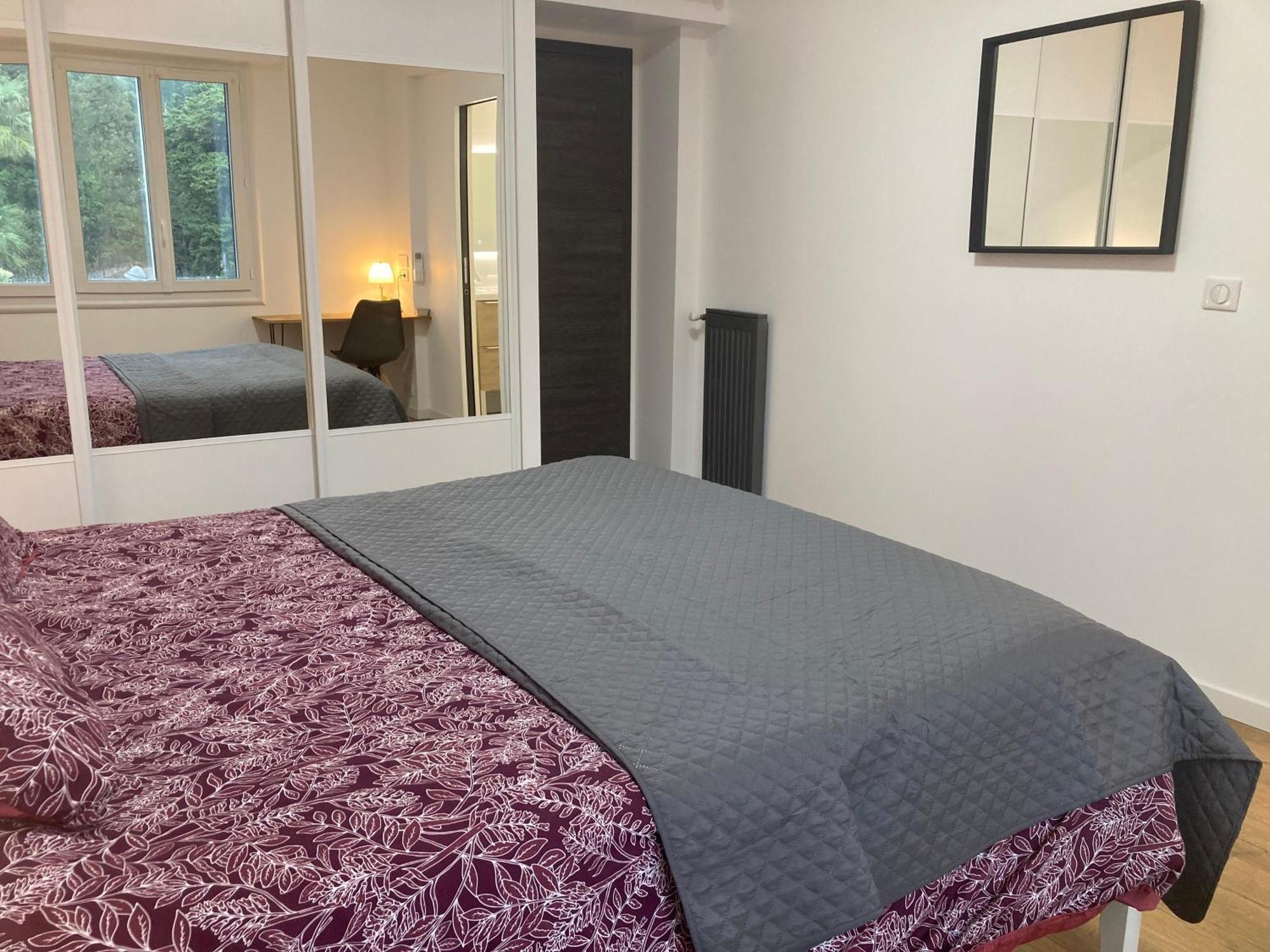 Chambre Parentale , Salle De Bain Privee, Acces Plages & Vue Mer Du Salon Dans Appartement Partage Chez L'Habitant ,, Master Bedroom, Private Bathroom, Beach Access & Sea View Cannes Bagian luar foto