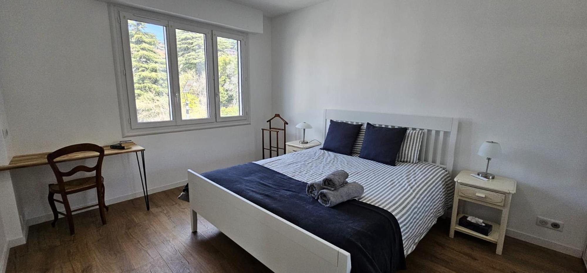 Chambre Parentale , Salle De Bain Privee, Acces Plages & Vue Mer Du Salon Dans Appartement Partage Chez L'Habitant ,, Master Bedroom, Private Bathroom, Beach Access & Sea View Cannes Bagian luar foto